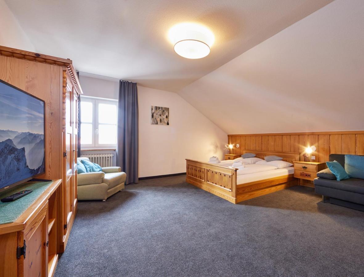 Hotel Alter Wirth Geretsried Exterior photo